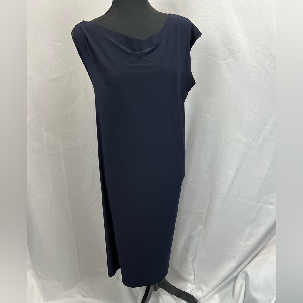 Norma Kamali Navy Midi Dress
Excellent condition - Picture 4 of 9